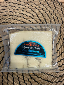 QUESO DE OVEJA CON ANCHOAS VEGA SOTUELAMOS