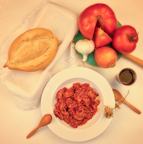 Carne con tomate tarrina (250 gr)