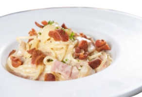 Macarrón carbonara (Ración 250 gr aprox)